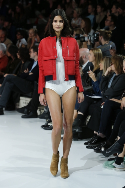 courreges-paris-fashion-week-spring-summer-2016-13