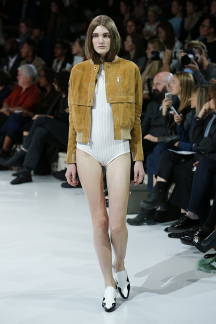 courreges-paris-fashion-week-spring-summer-2016-16