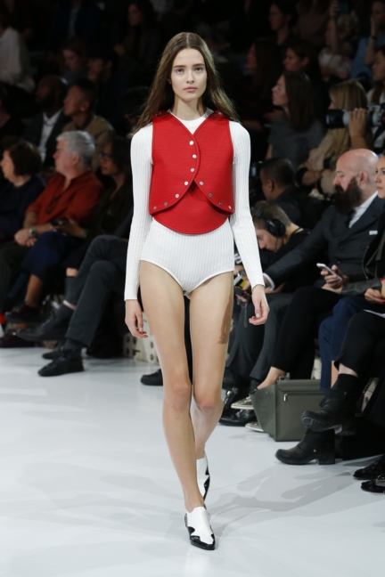 courreges-paris-fashion-week-spring-summer-2016-40
