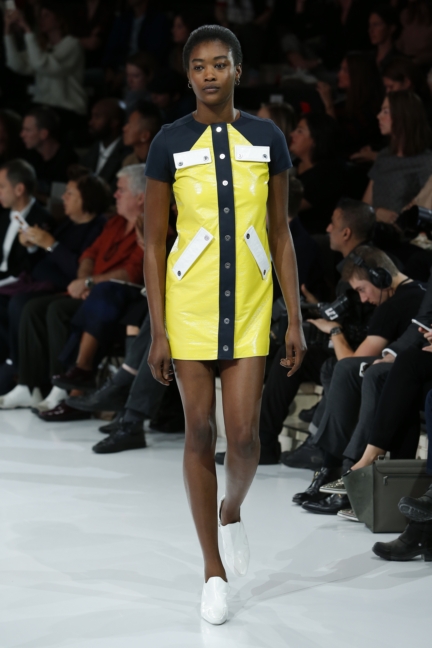 courreges-paris-fashion-week-spring-summer-2016-58