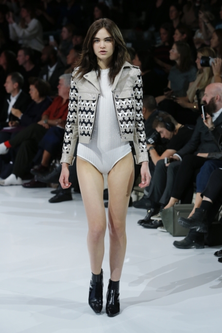 courreges-paris-fashion-week-spring-summer-2016-6