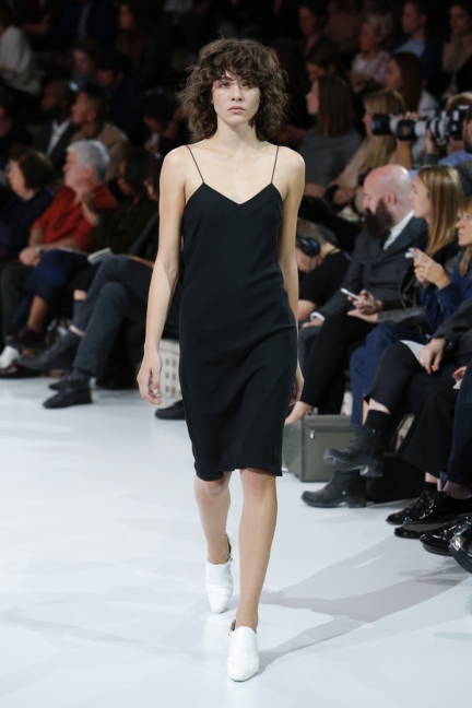 courreges-paris-fashion-week-spring-summer-2016-60