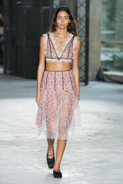 giambattista-valli-ss18-look-02