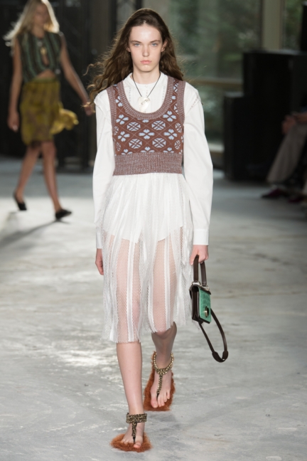 giambattista-valli-ss18-look-04