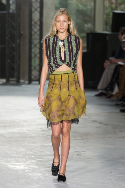 giambattista-valli-ss18-look-05