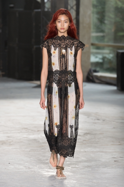 giambattista-valli-ss18-look-17