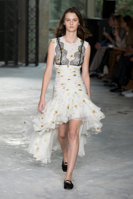 giambattista-valli-ss18-look-20