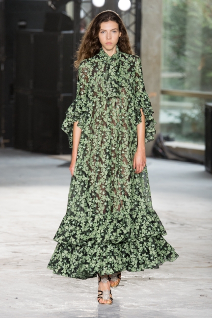 giambattista-valli-ss18-look-45