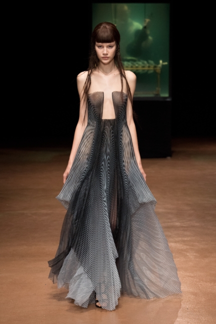 iris_van_herpen_hc17_18_look13