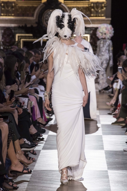 schiaparelli_hcaw1819_look_37