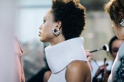 yana-davydova-backstage-ulyana-sergeenko-paris-couture-fashion-week-fall-winter-2017_yd4153