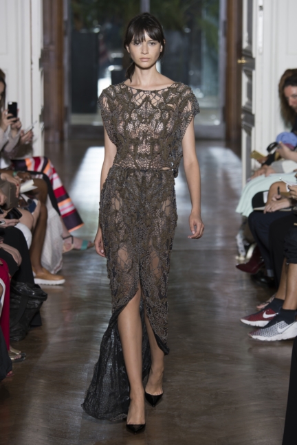 yiqing-yin-hcfw15-27
