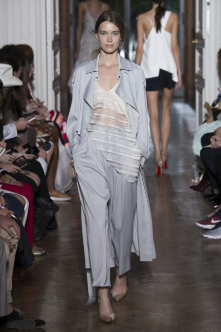 yiqing-yin-hcfw15-7