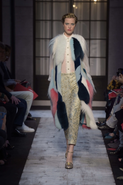 look-15