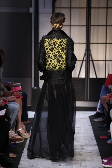 look-3back