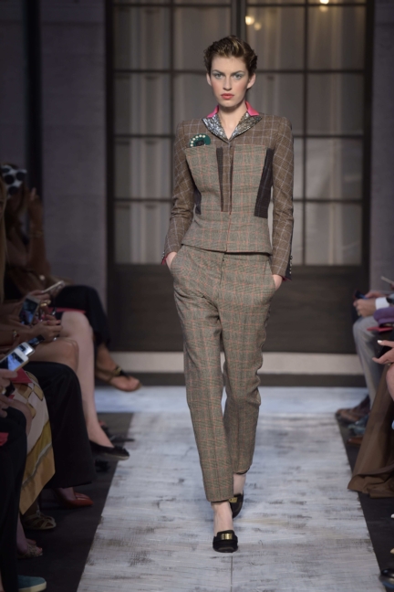 look-9