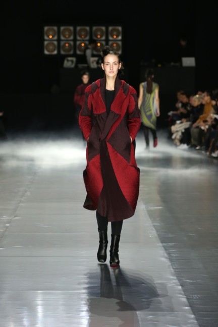issey-miyake-paris-fashion-week-aw-16-15