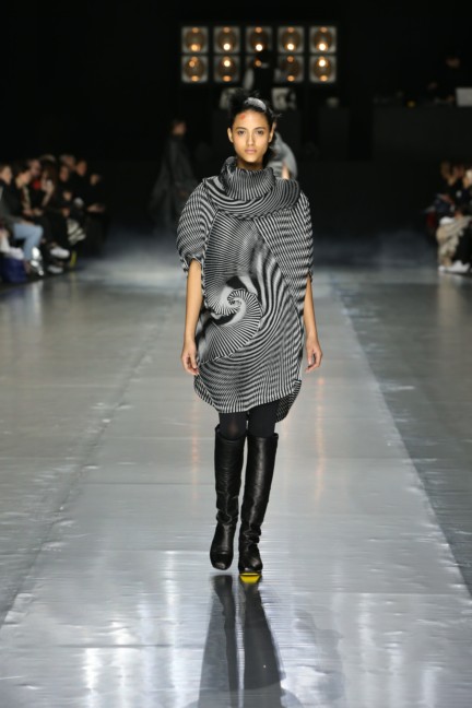 issey-miyake-paris-fashion-week-aw-16-36