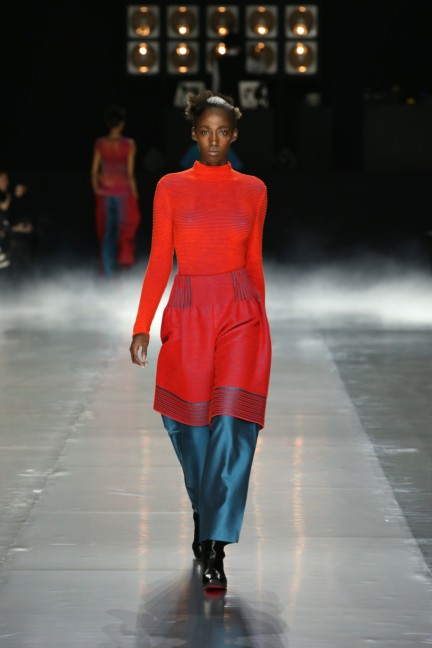 issey-miyake-paris-fashion-week-aw-16-7