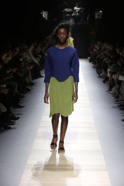issey-miyake-paris-fashion-week-spring-summer-2016-19