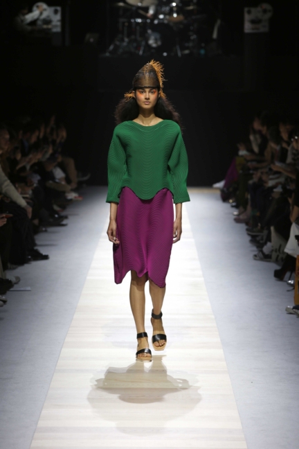 issey-miyake-paris-fashion-week-spring-summer-2016-21