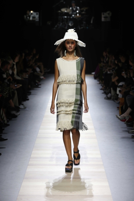 issey-miyake-paris-fashion-week-spring-summer-2016-6