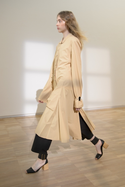 lemaire-paris-fashion-week-spring-summer-2016-14