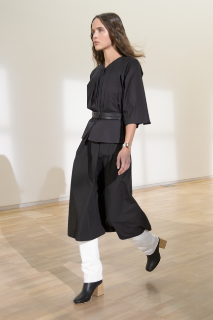lemaire-paris-fashion-week-spring-summer-2016-16