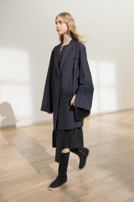 lemaire-paris-fashion-week-spring-summer-2016-25