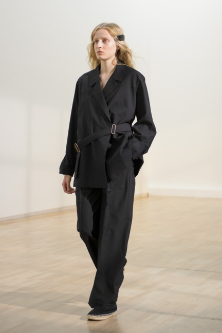 lemaire-paris-fashion-week-spring-summer-2016-28