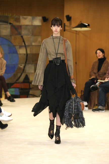 loewe-paris-fashion-week-aw-16-14