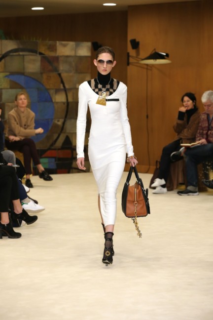 loewe-paris-fashion-week-aw-16-18