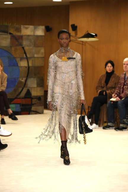loewe-paris-fashion-week-aw-16-38