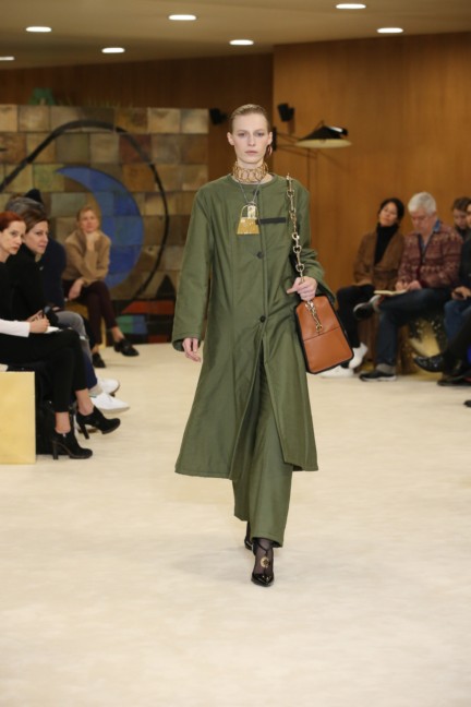loewe-paris-fashion-week-aw-16-7