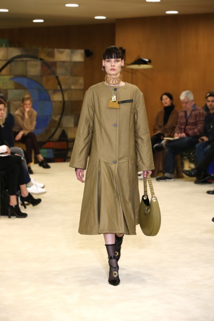 loewe-paris-fashion-week-aw-16-9