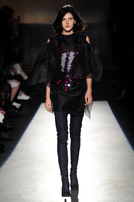 lutz-huelle-paris-fashion-week-spring-summer-2016-28