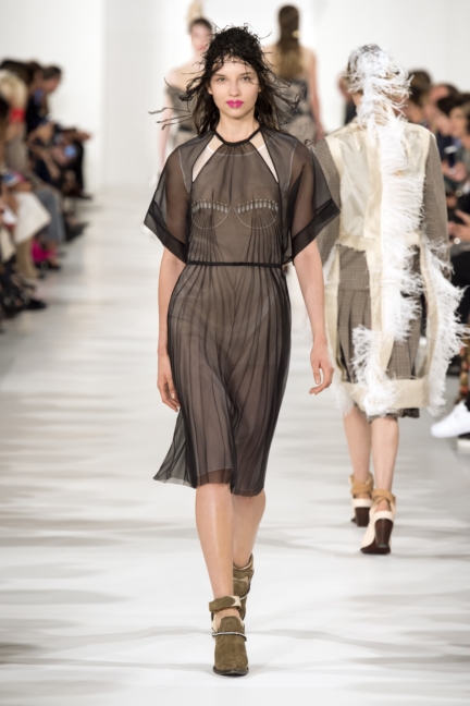 mm_ss18_defile_looks_16