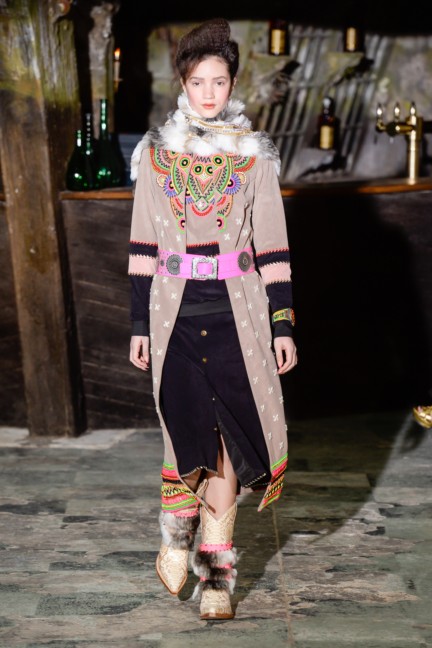 manish-arora-paris-fashion-week-aw-16-6