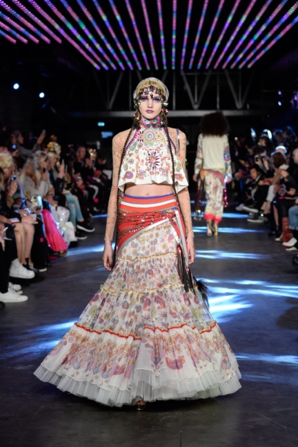 manish-arora-paris-fashion-week-spring-summer-2016-10