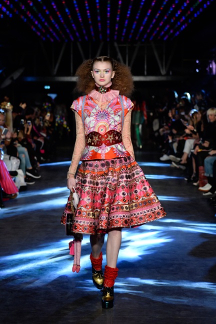 manish-arora-paris-fashion-week-spring-summer-2016-16