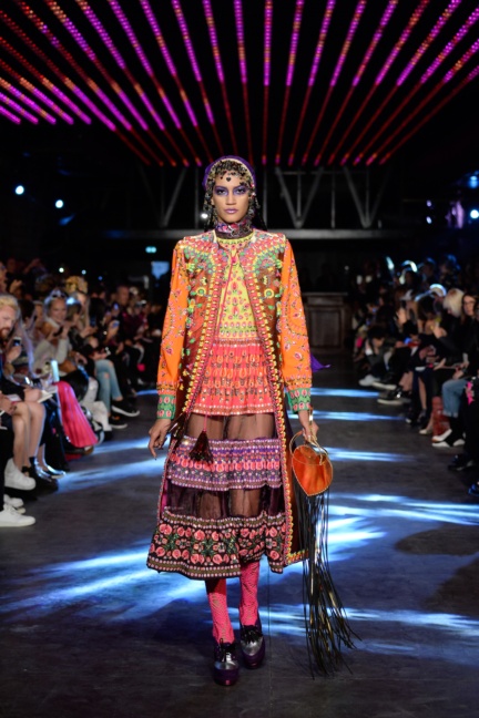 manish-arora-paris-fashion-week-spring-summer-2016-2