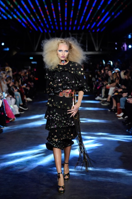 manish-arora-paris-fashion-week-spring-summer-2016-28