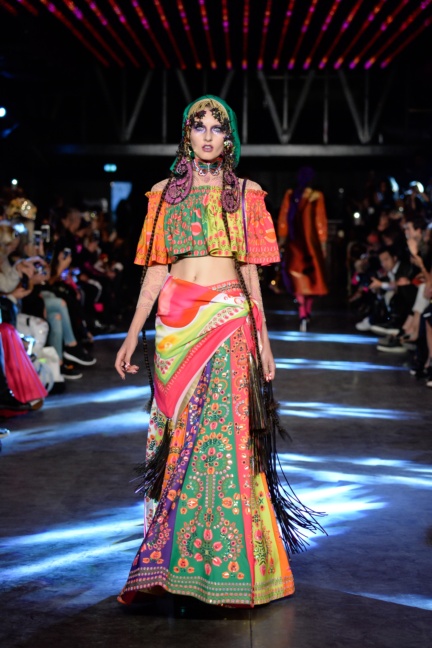 manish-arora-paris-fashion-week-spring-summer-2016-3