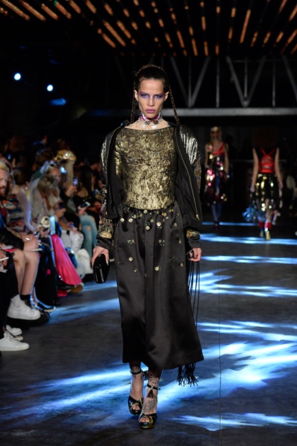 manish-arora-paris-fashion-week-spring-summer-2016-38