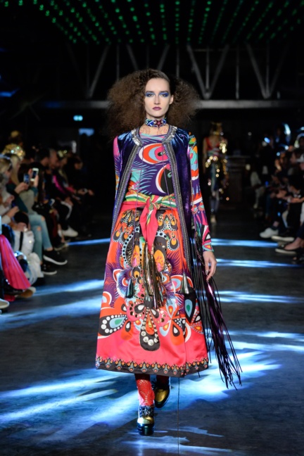 manish-arora-paris-fashion-week-spring-summer-2016-39