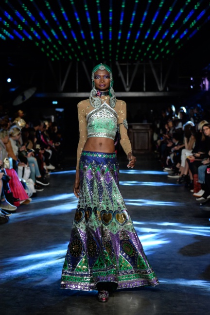 manish-arora-paris-fashion-week-spring-summer-2016-44