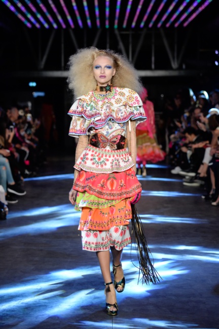 manish-arora-paris-fashion-week-spring-summer-2016-7