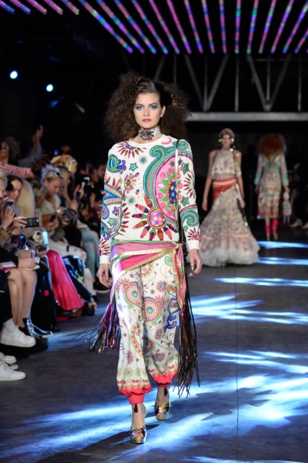 manish-arora-paris-fashion-week-spring-summer-2016-9