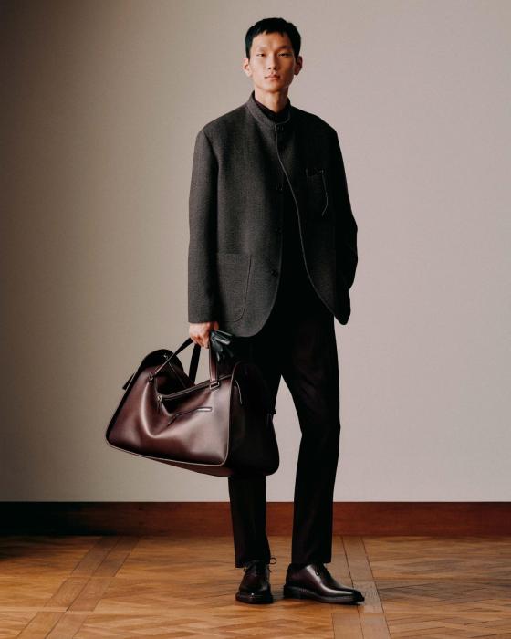 berluti_fw25_lookbook_look06_1_4x5_srgb_150dpi_lowres_500kb