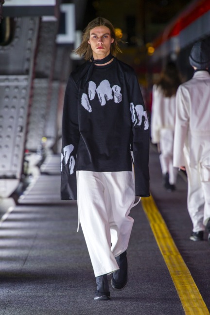 look10